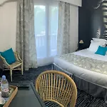 Au Palmyre מלון 3*